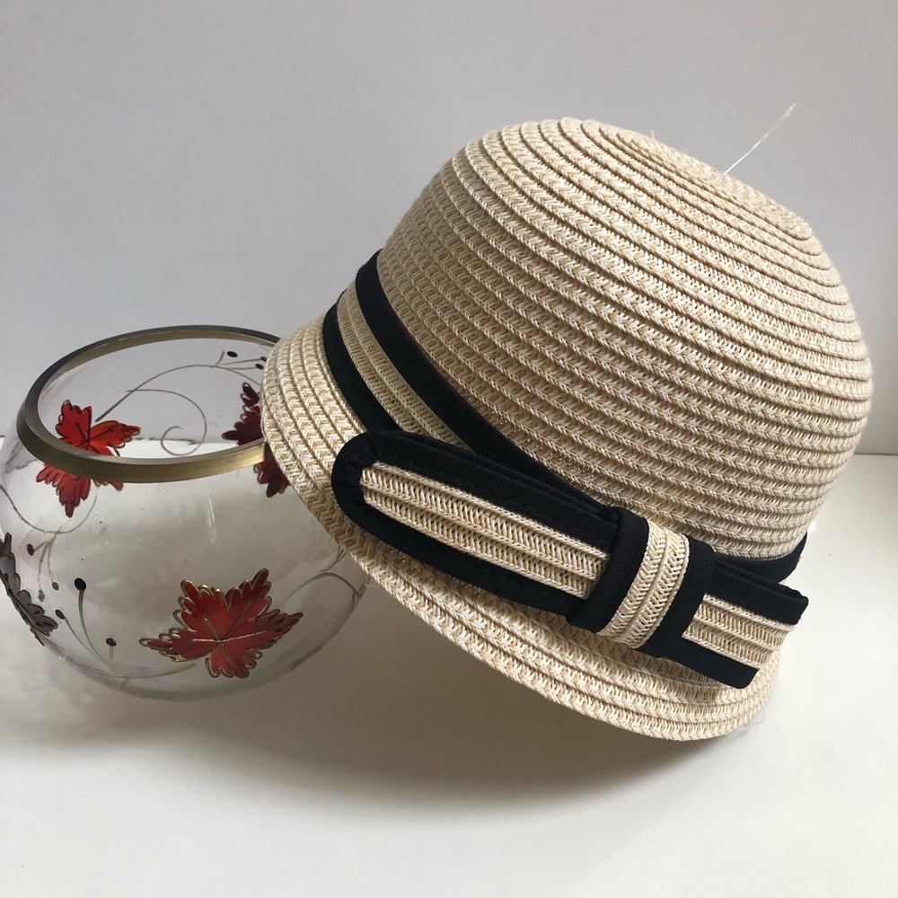 🇺🇸 NEW Milani Cream Hat with Blue Trim - Picture 2 of 5